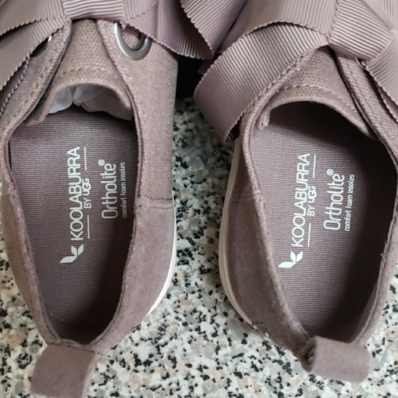 Koolaburra by Ugg Sneaker, sz 6C - Picture 3 of 5